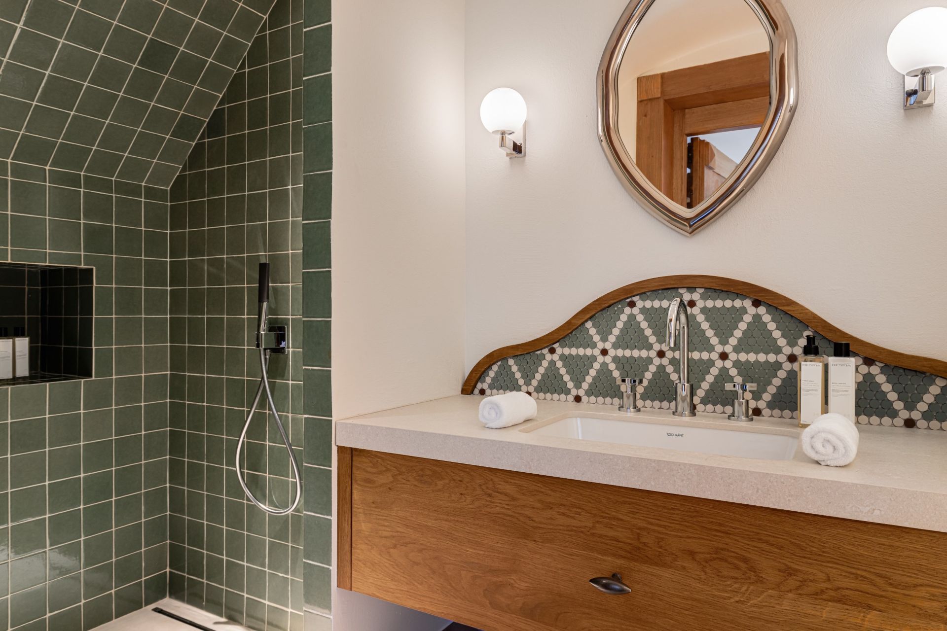 luxury chalet 11 Rooms for seasonal rent on MEGEVE (74120)