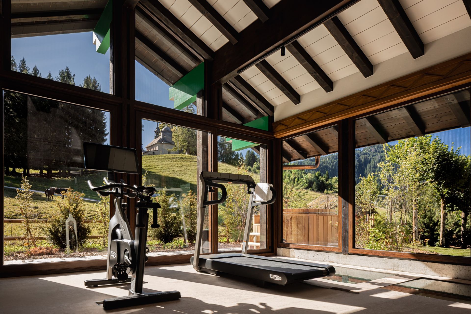 luxury chalet 11 Rooms for seasonal rent on MEGEVE (74120)