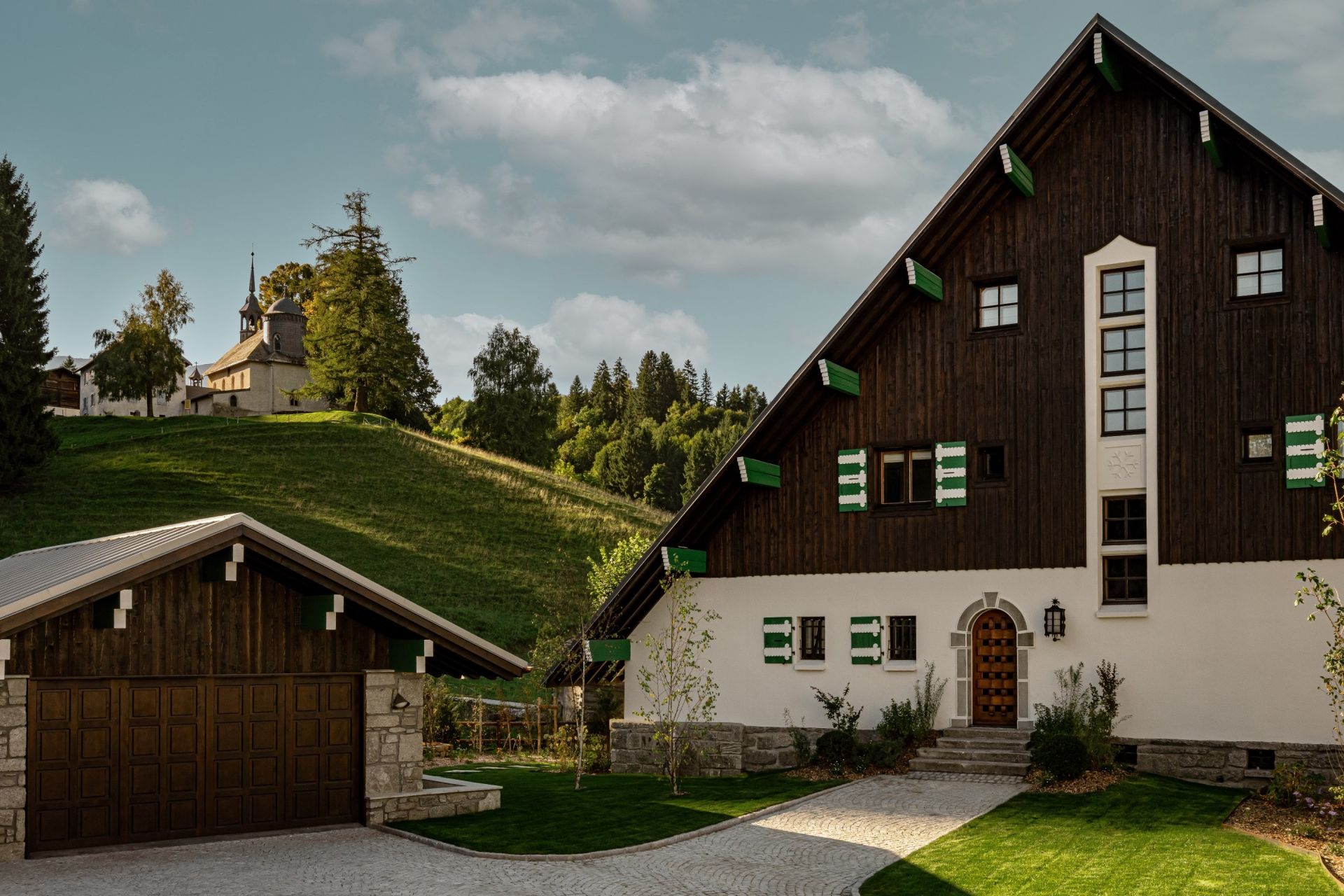 luxury chalet 11 Rooms for seasonal rent on MEGEVE (74120)