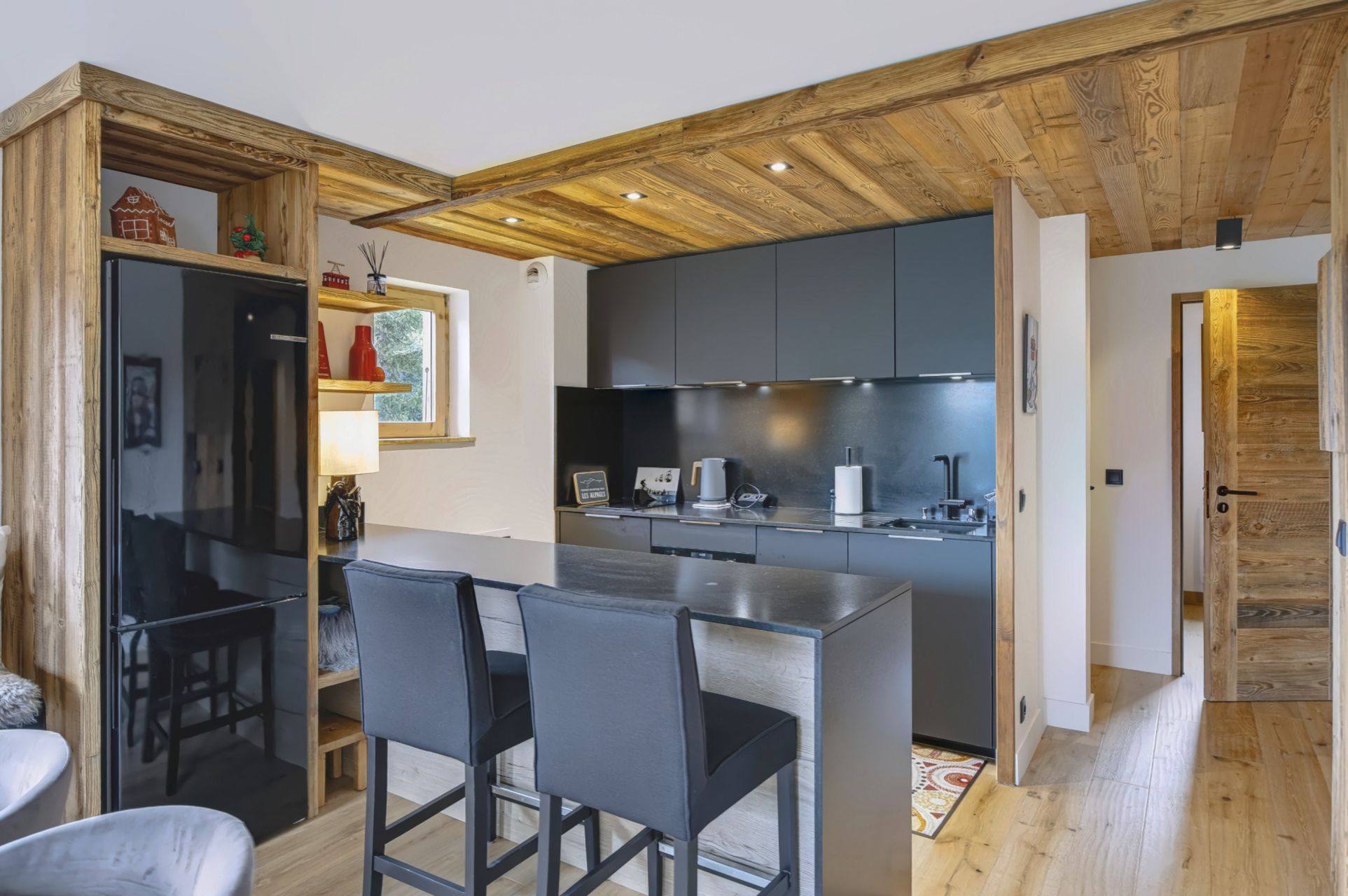 luxury apartment 4 Rooms for sale on MEGEVE (74120)