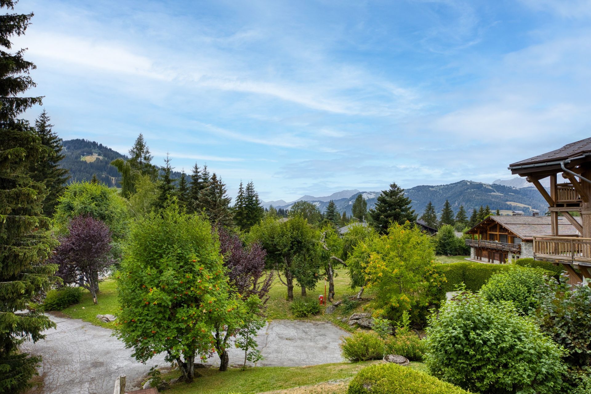 luxury apartment 4 Rooms for sale on MEGEVE (74120)