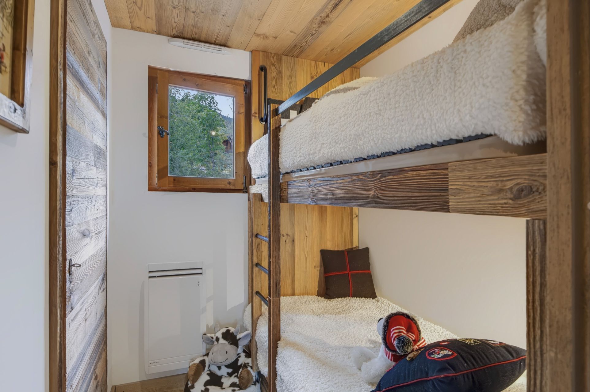 luxury apartment 4 Rooms for sale on MEGEVE (74120)