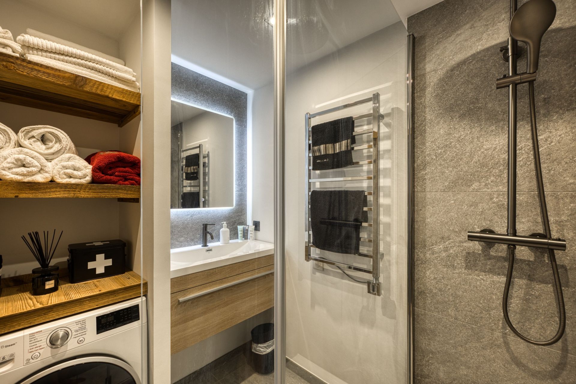 luxury apartment 4 Rooms for sale on MEGEVE (74120)