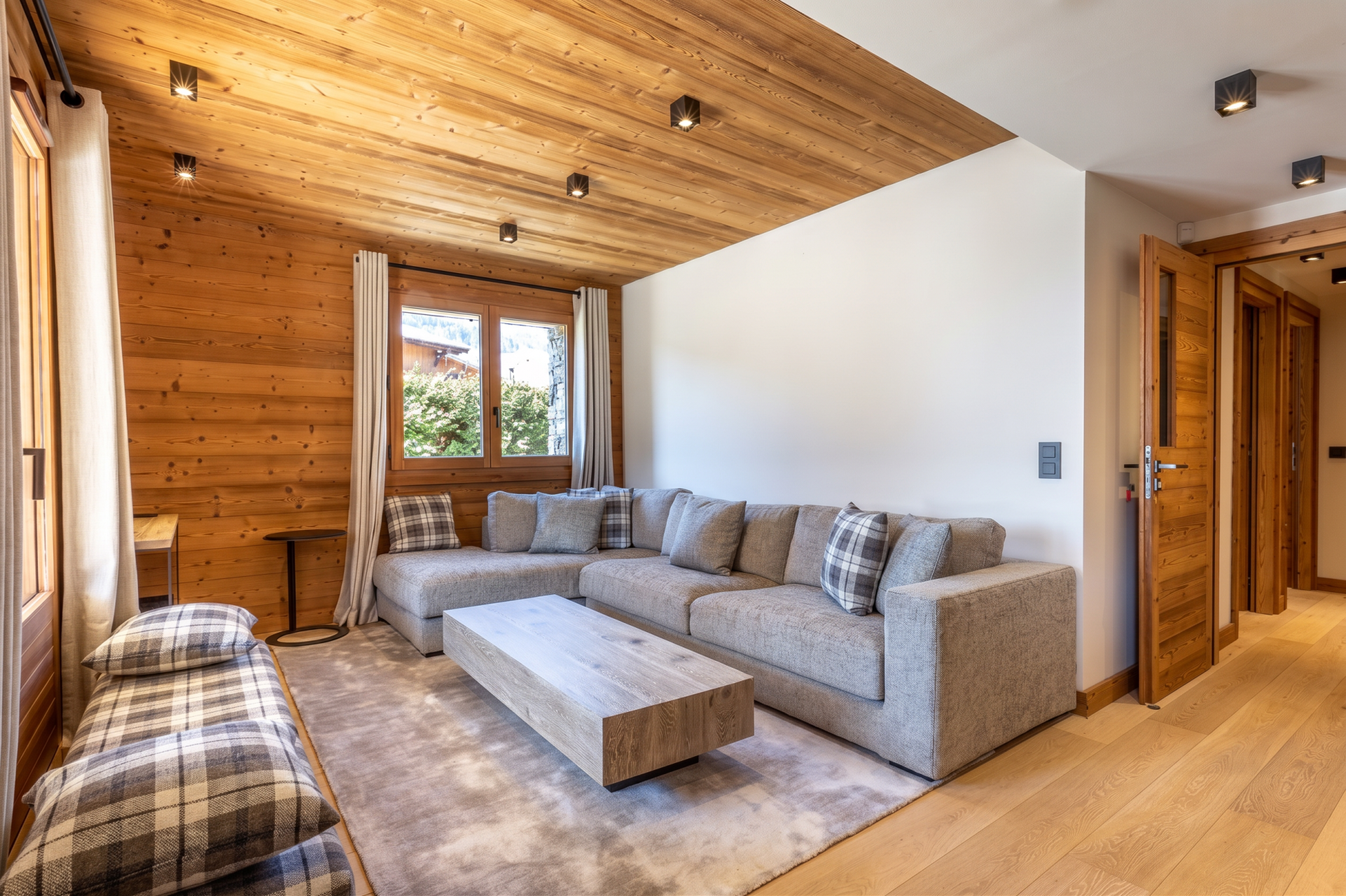 luxury apartment 4 Rooms for sale on MEGEVE (74120)