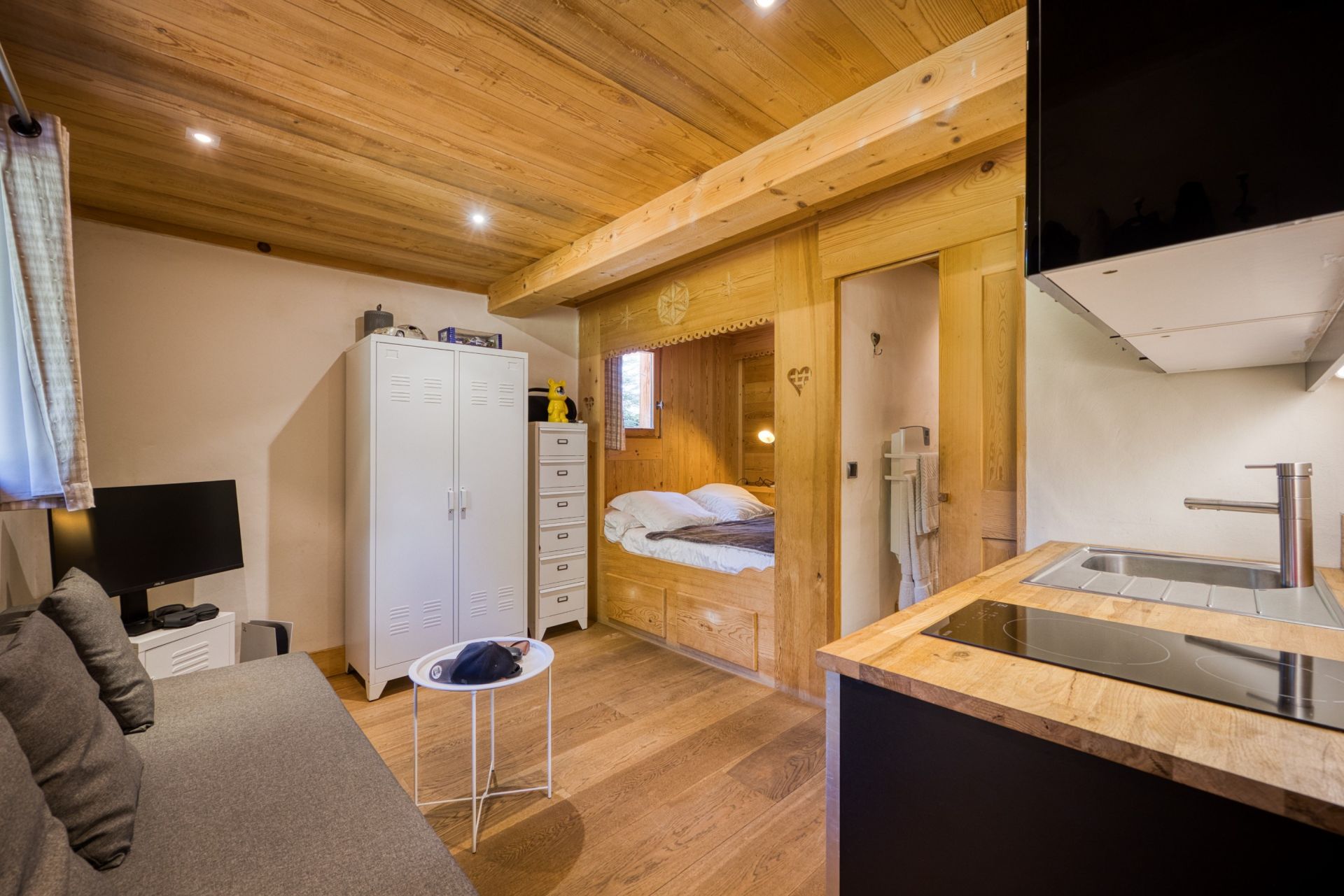 luxury chalet 6 Rooms for sale on MEGEVE (74120)
