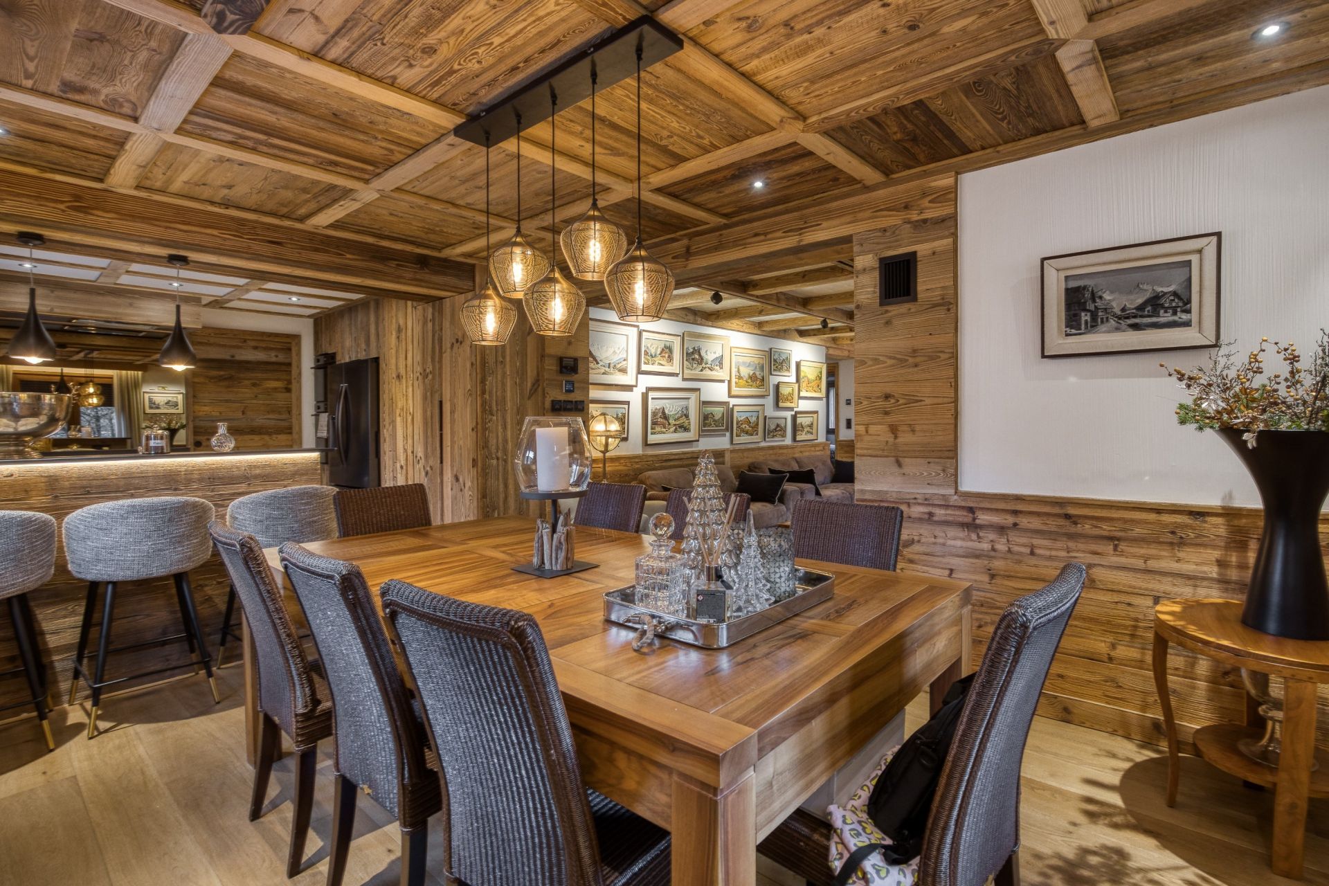 luxury apartment 6 Rooms for sale on MEGEVE (74120)