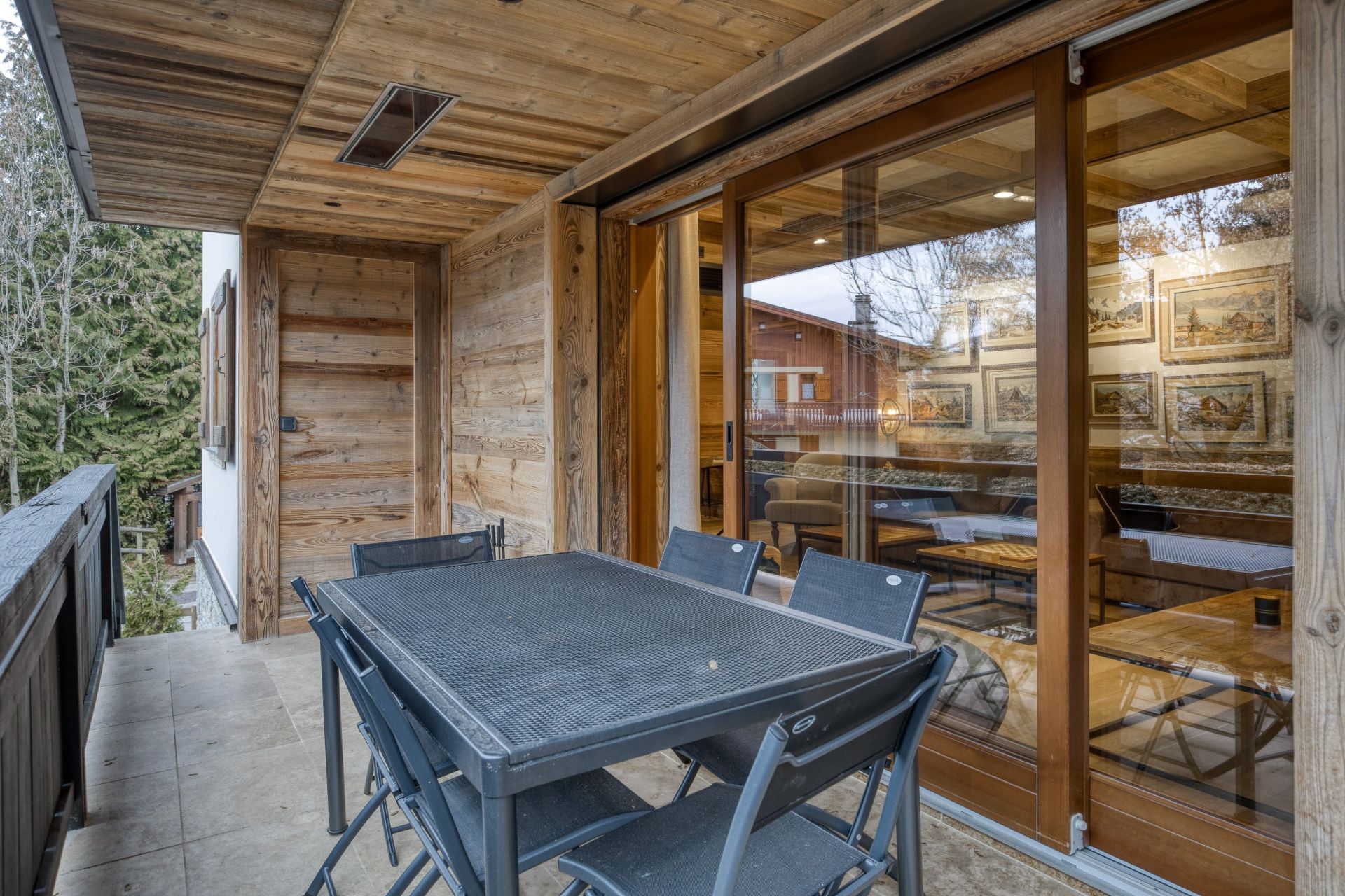 luxury apartment 6 Rooms for sale on MEGEVE (74120)