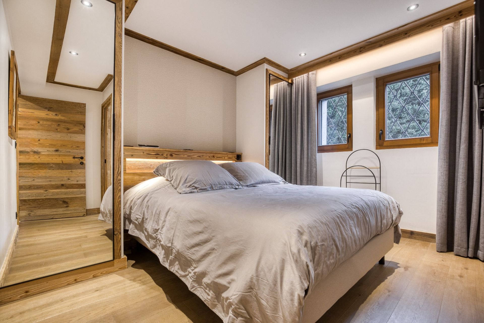 luxury apartment 6 Rooms for sale on MEGEVE (74120)