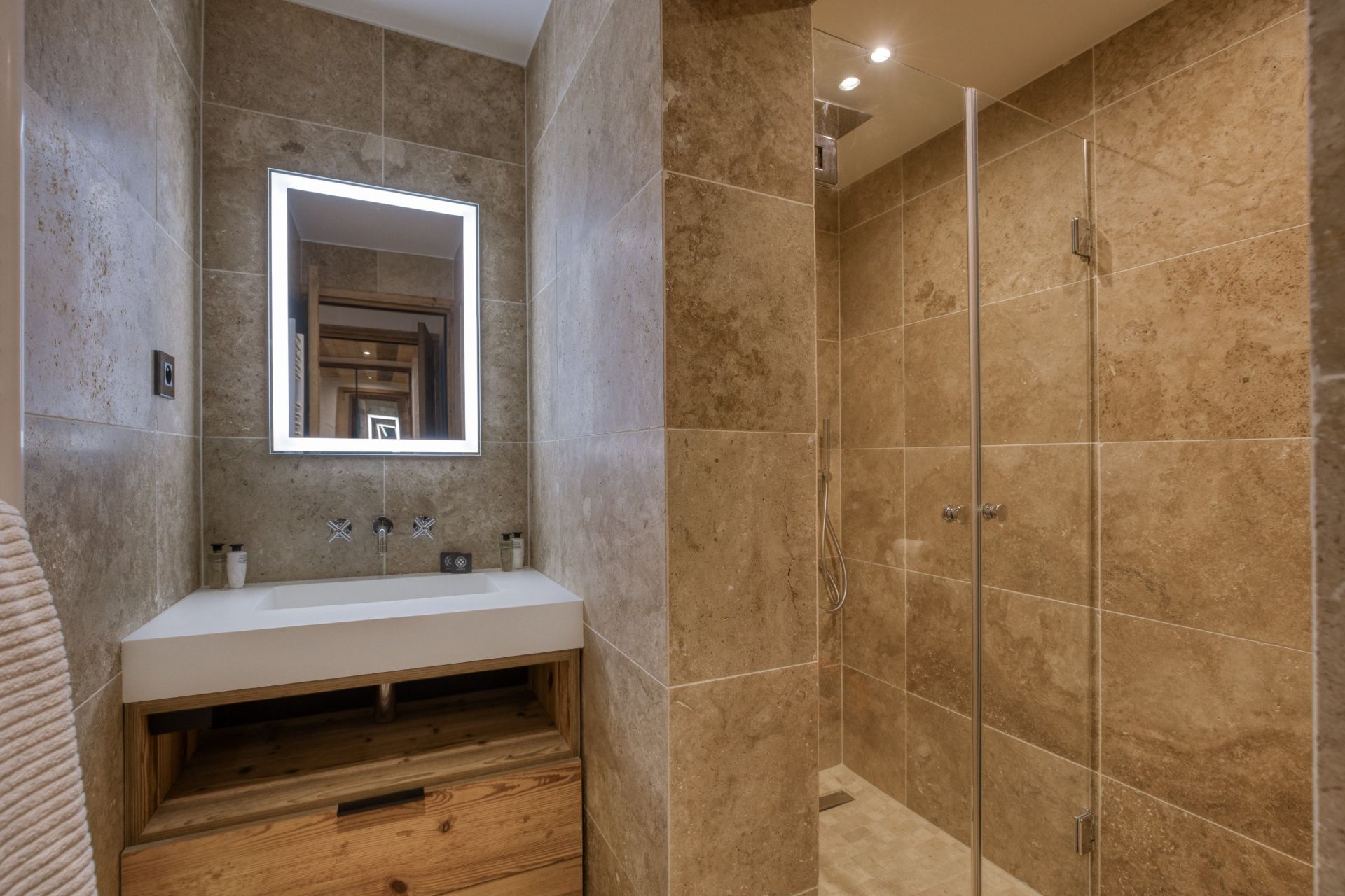 luxury apartment 6 Rooms for sale on MEGEVE (74120)