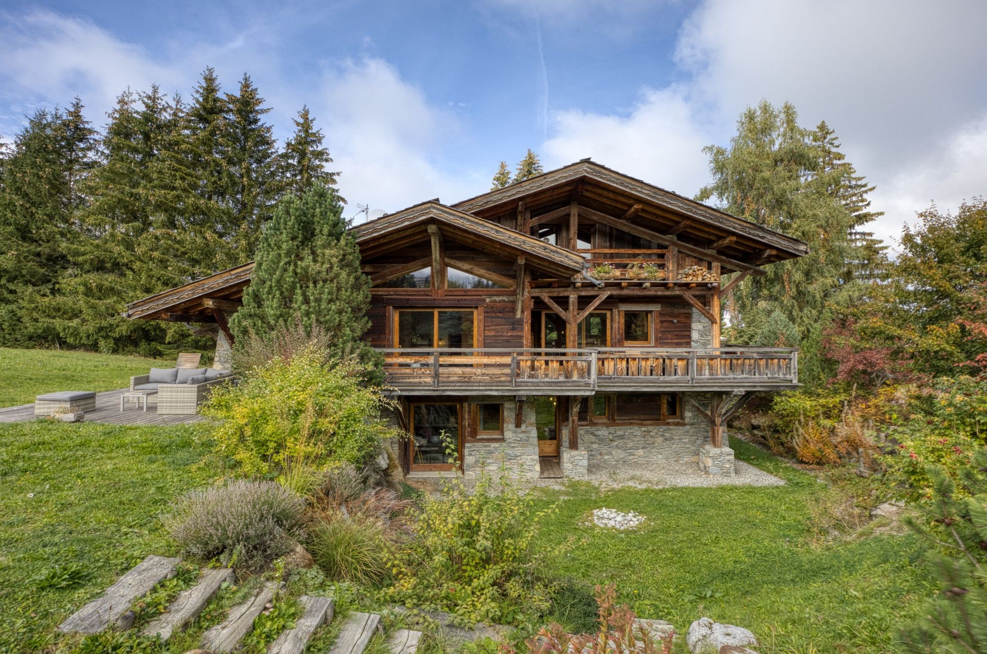 luxury chalet 7 Rooms for sale on MEGEVE (74120)
