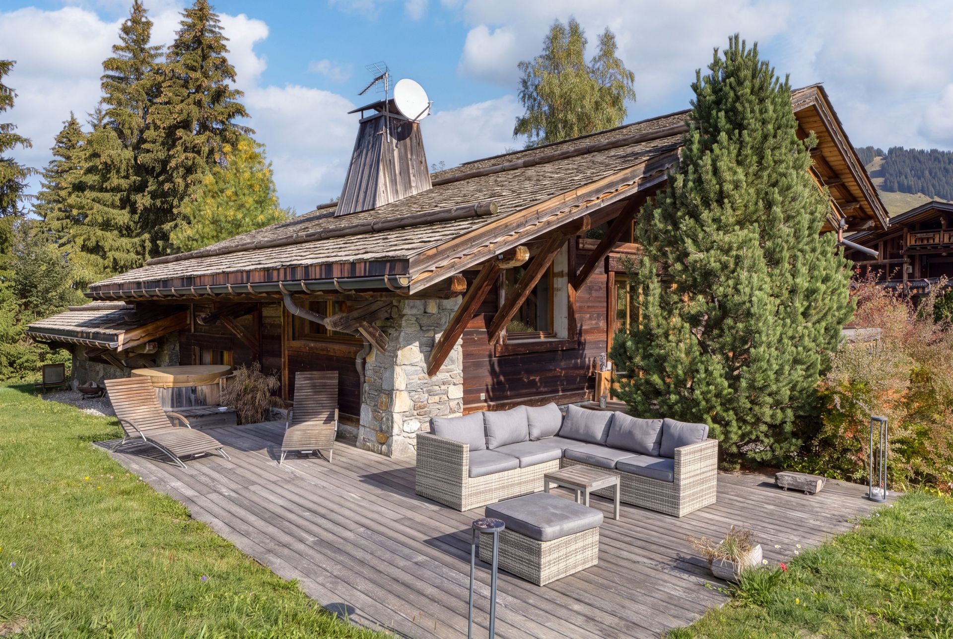 luxury chalet 7 Rooms for sale on MEGEVE (74120)