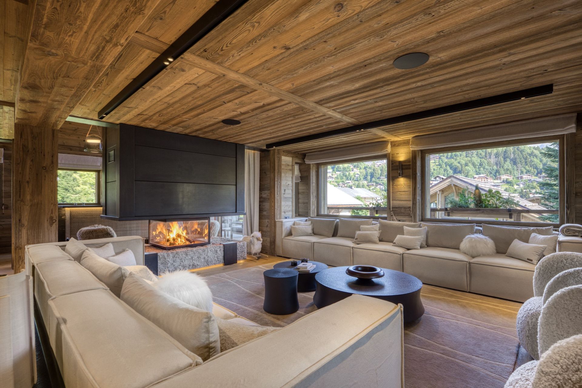 luxury chalet 8 Rooms for seasonal rent on MEGEVE (74120)