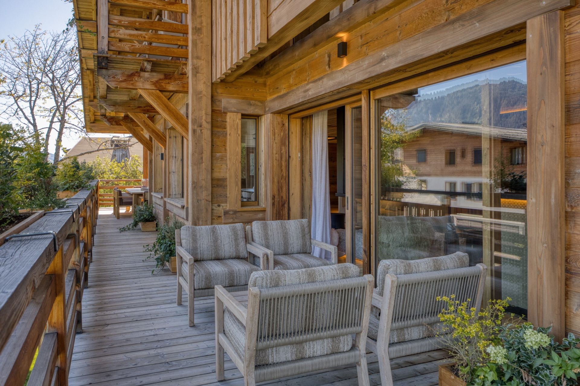 luxury chalet 8 Rooms for seasonal rent on MEGEVE (74120)