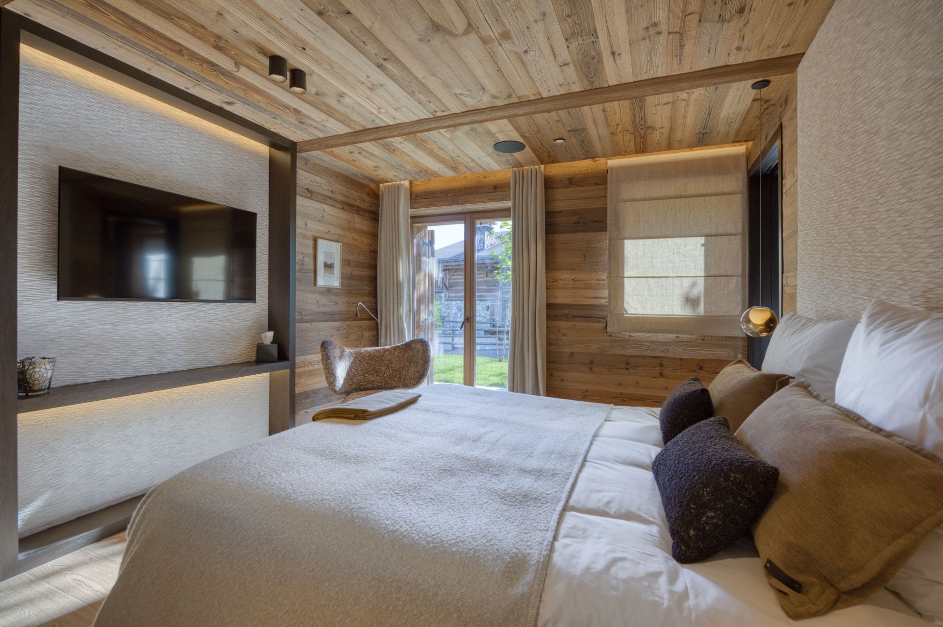 luxury chalet 8 Rooms for seasonal rent on MEGEVE (74120)