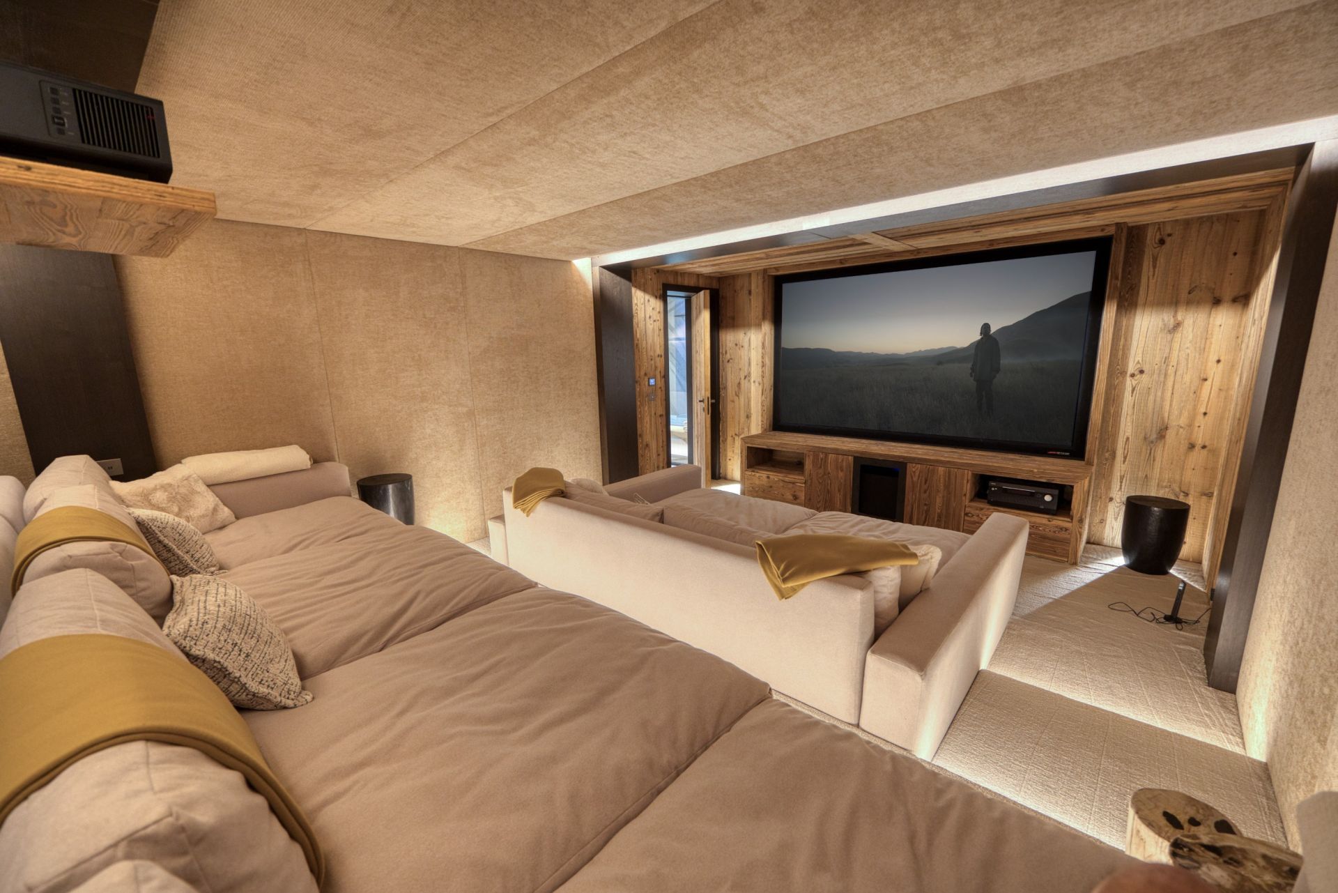 luxury chalet 8 Rooms for seasonal rent on MEGEVE (74120)